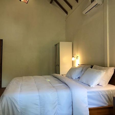 Kevin House Hotell Tanjung  Exteriör bild