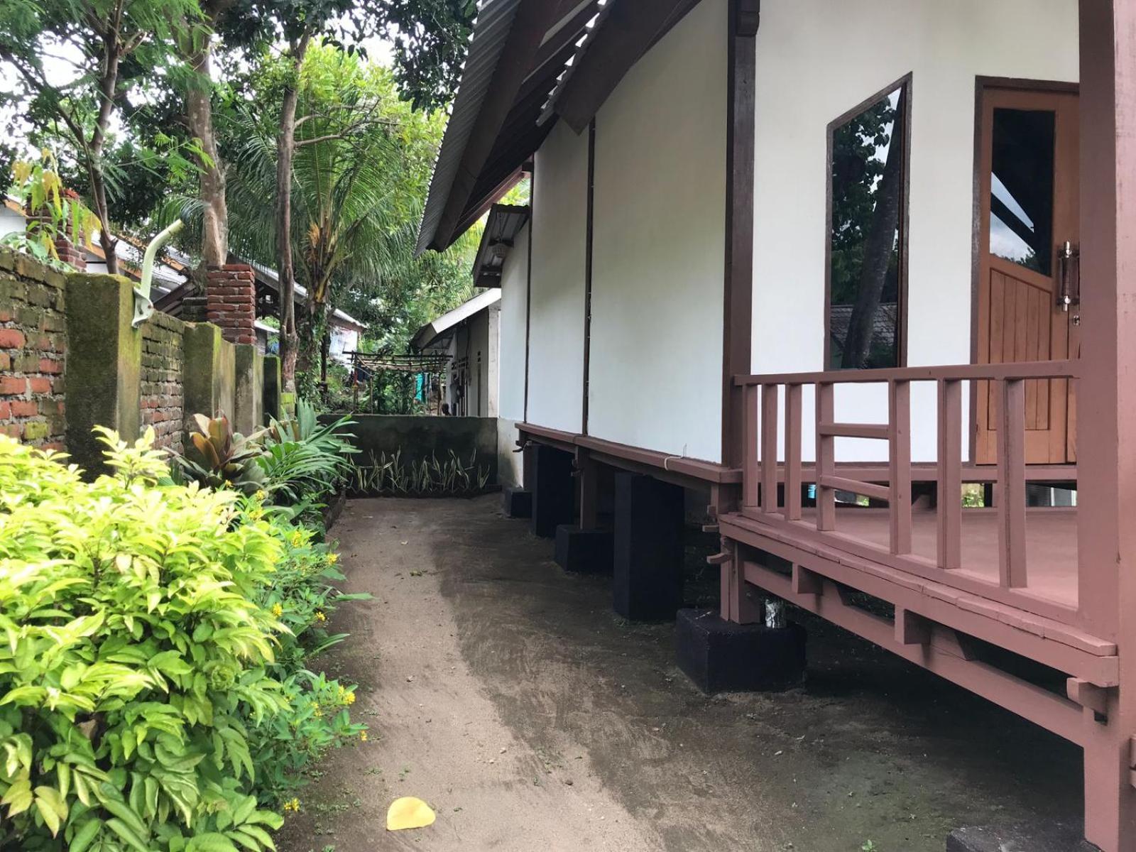 Kevin House Hotell Tanjung  Exteriör bild